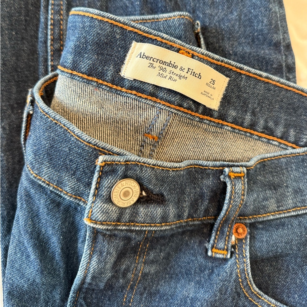 Mid Rise 90s Straight Jean - Picture 5 of 10